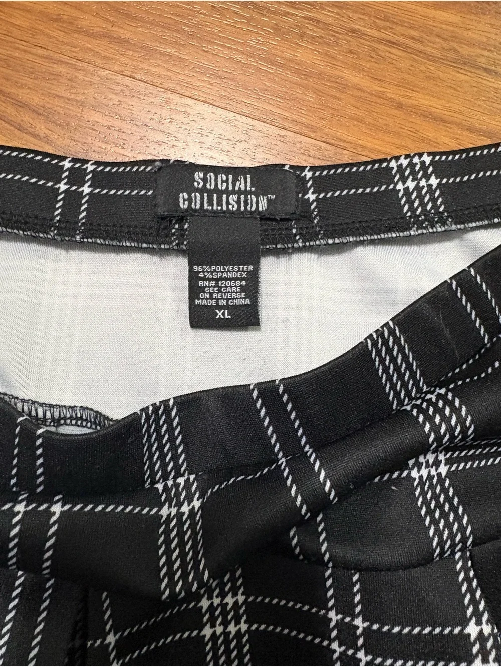 Social Collision Women’s Plaid Skirt in Black & White Knee Length XL/30”